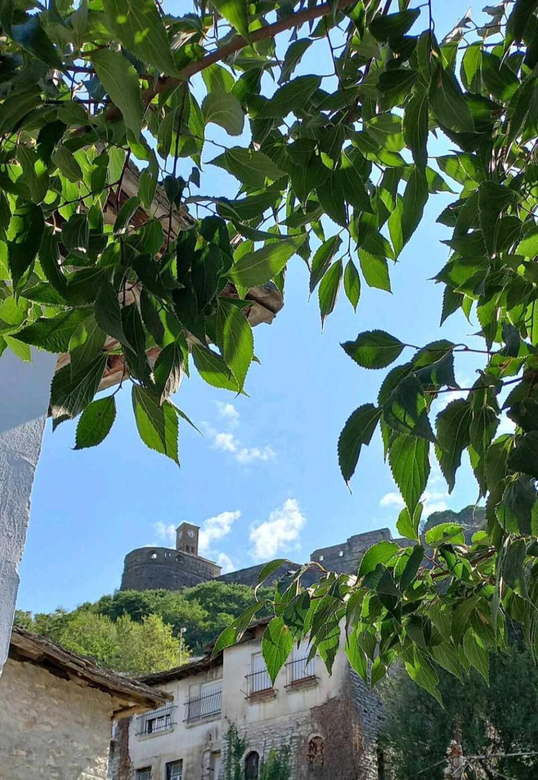 Marbi Guest House Gjirokaster Luaran gambar