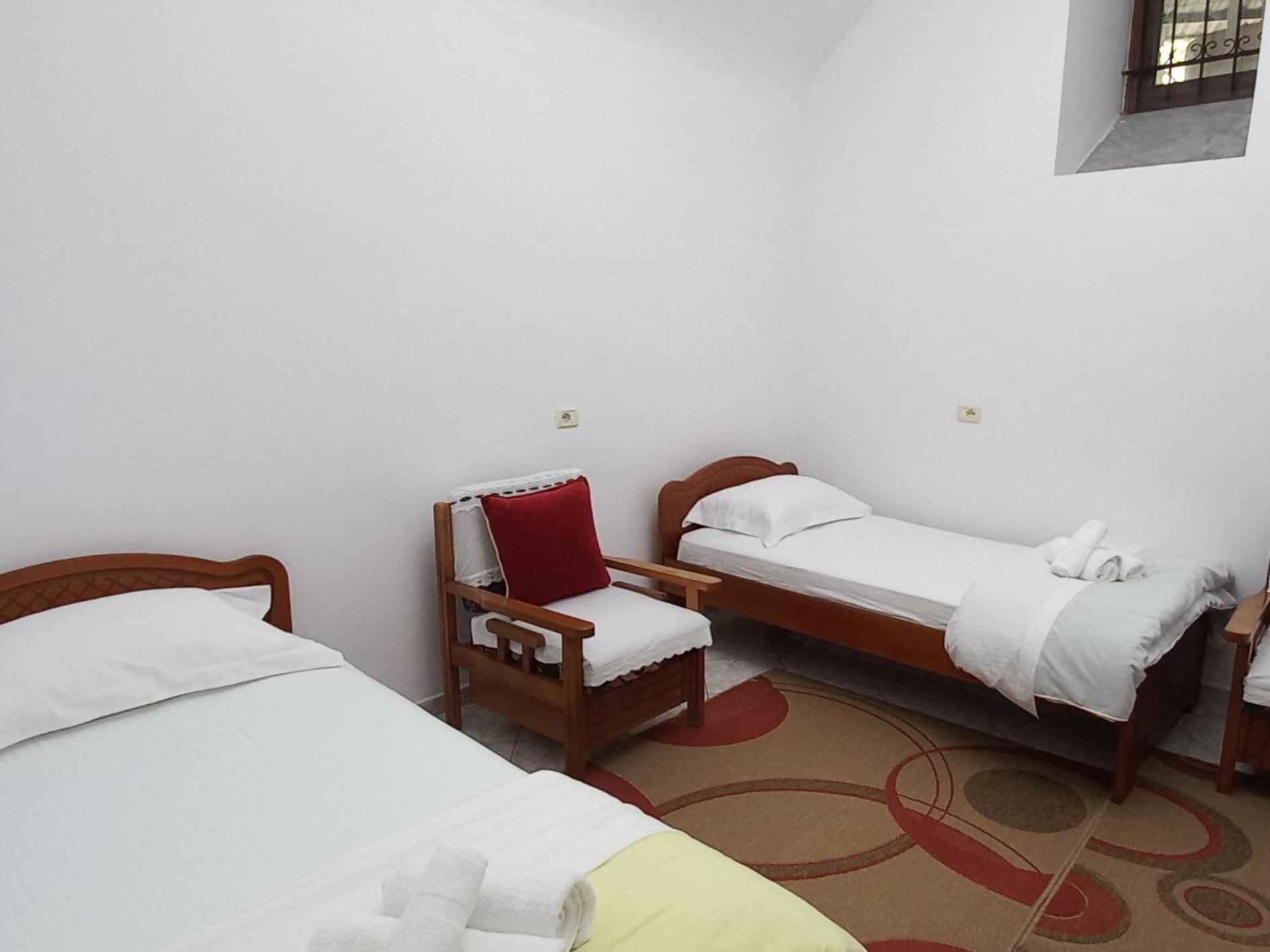 Marbi Guest House Gjirokaster Luaran gambar