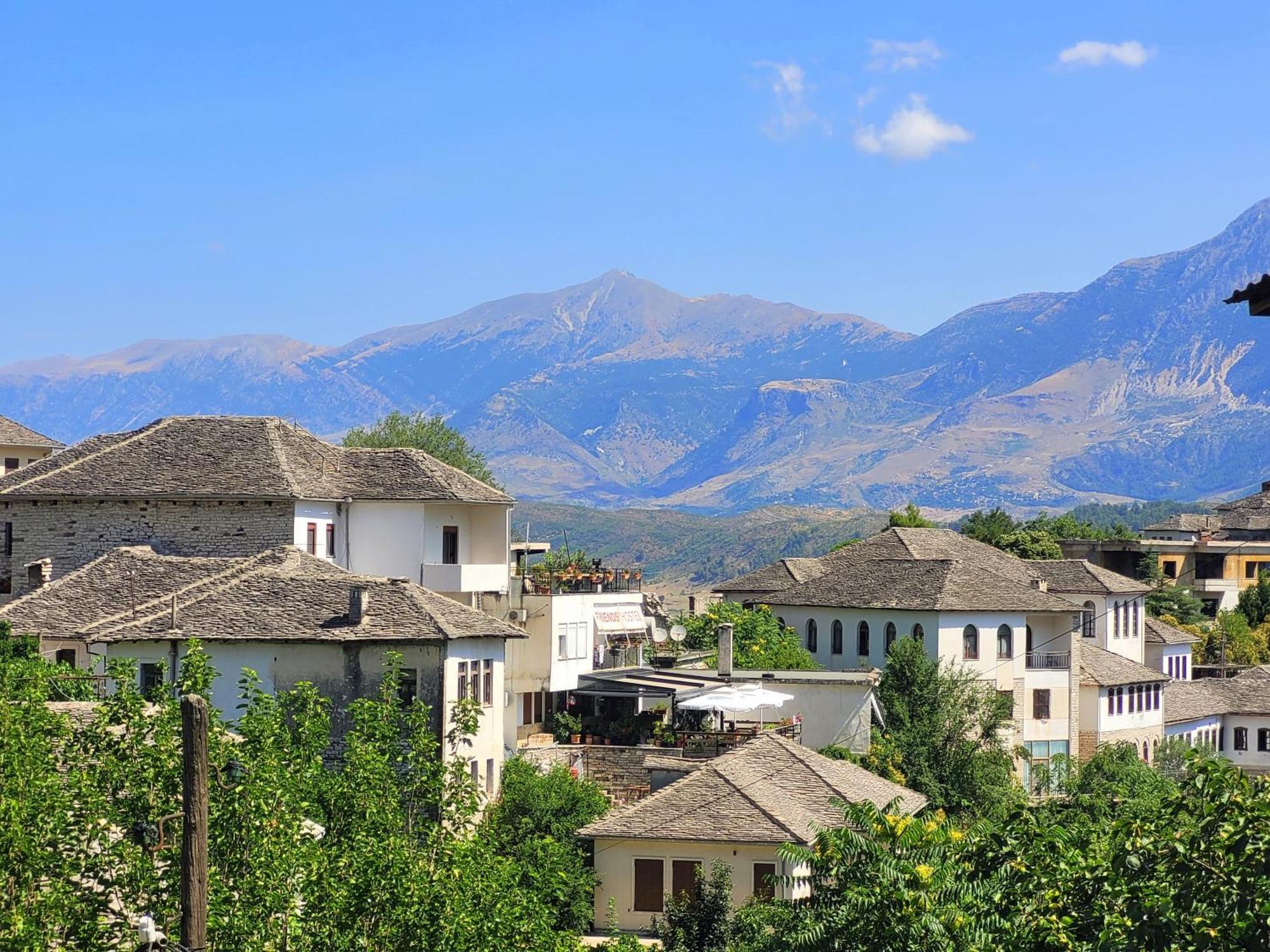 Marbi Guest House Gjirokaster Luaran gambar