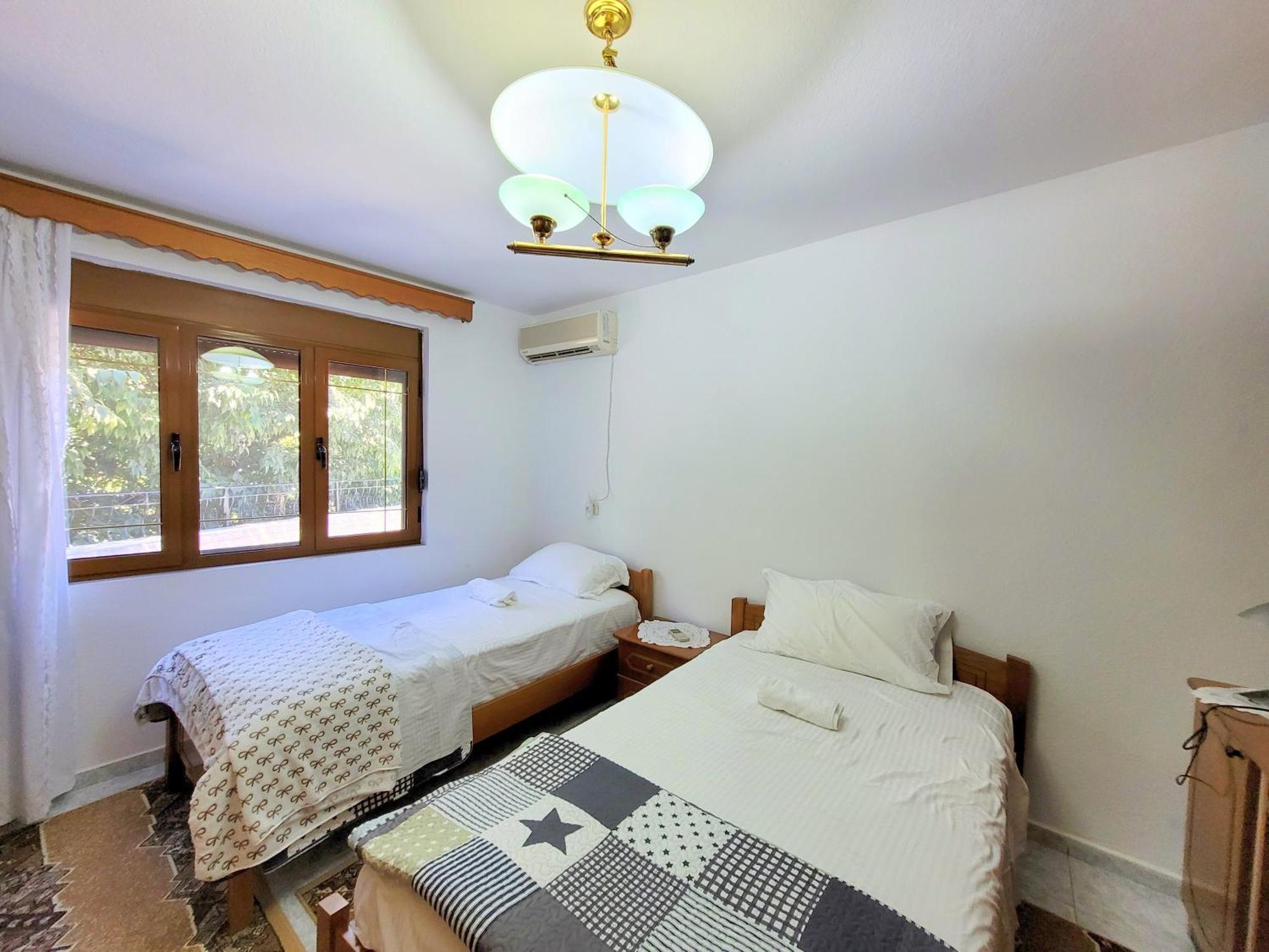Marbi Guest House Gjirokaster Luaran gambar