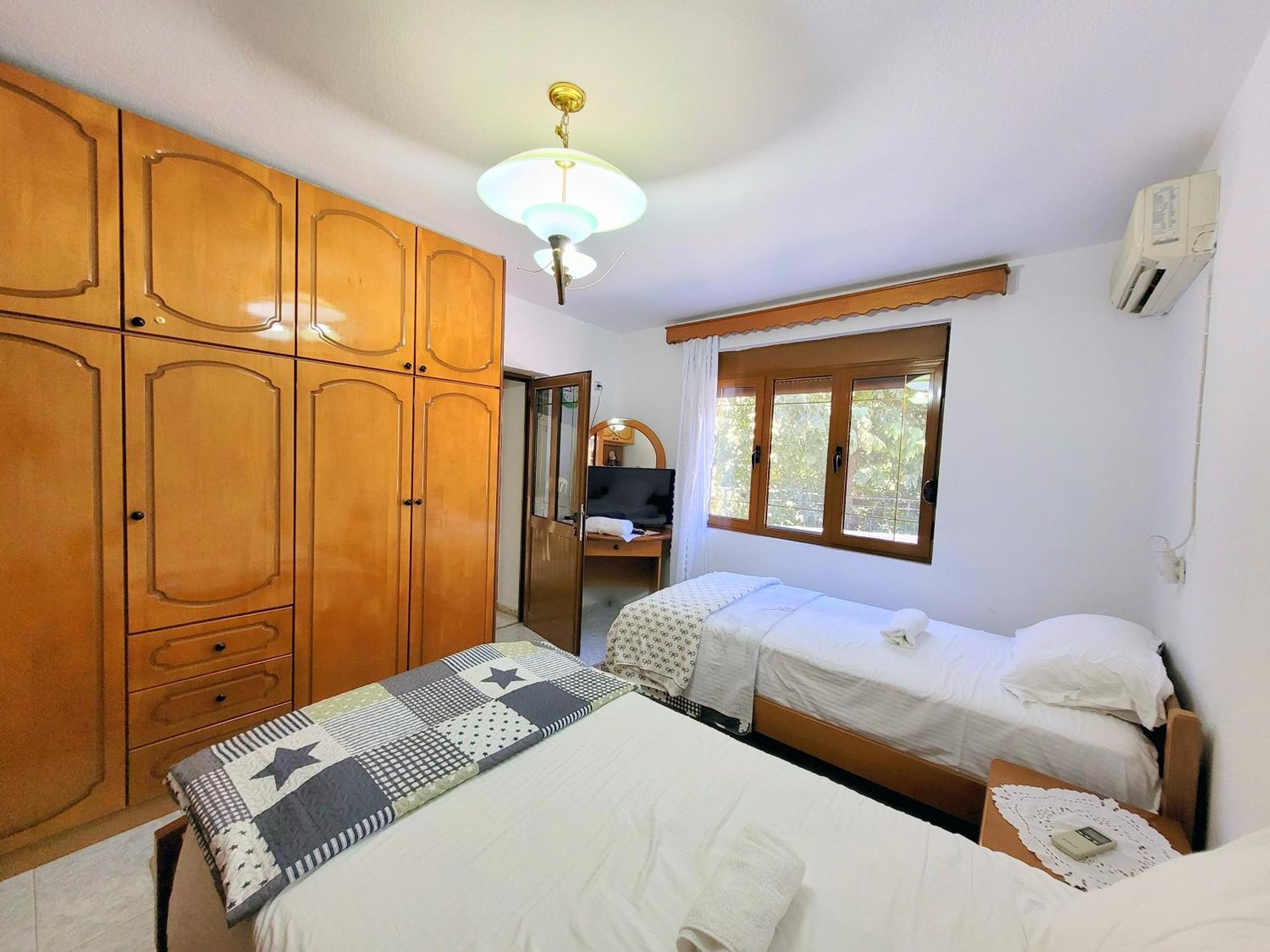 Marbi Guest House Gjirokaster Luaran gambar