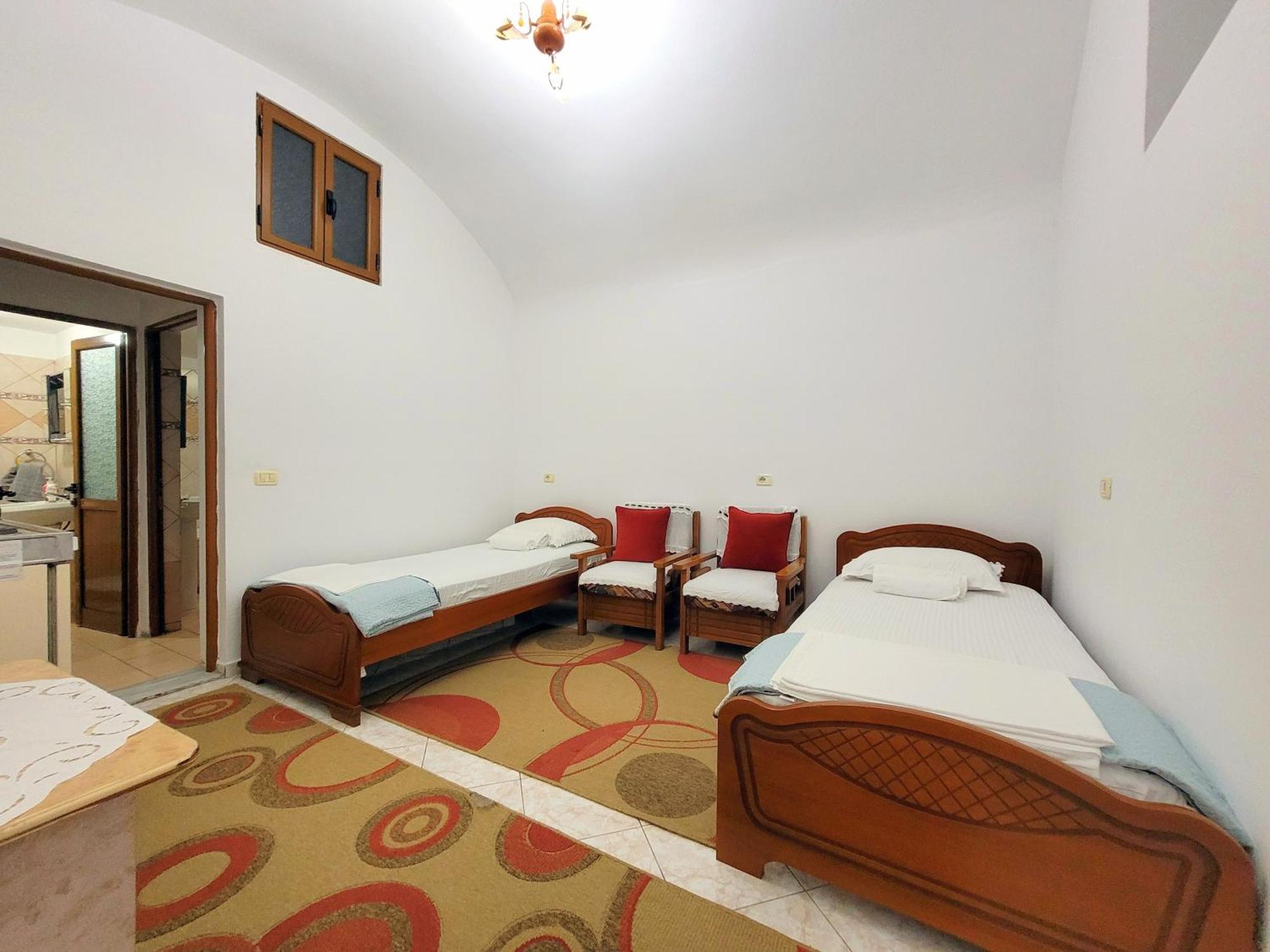 Marbi Guest House Gjirokaster Luaran gambar