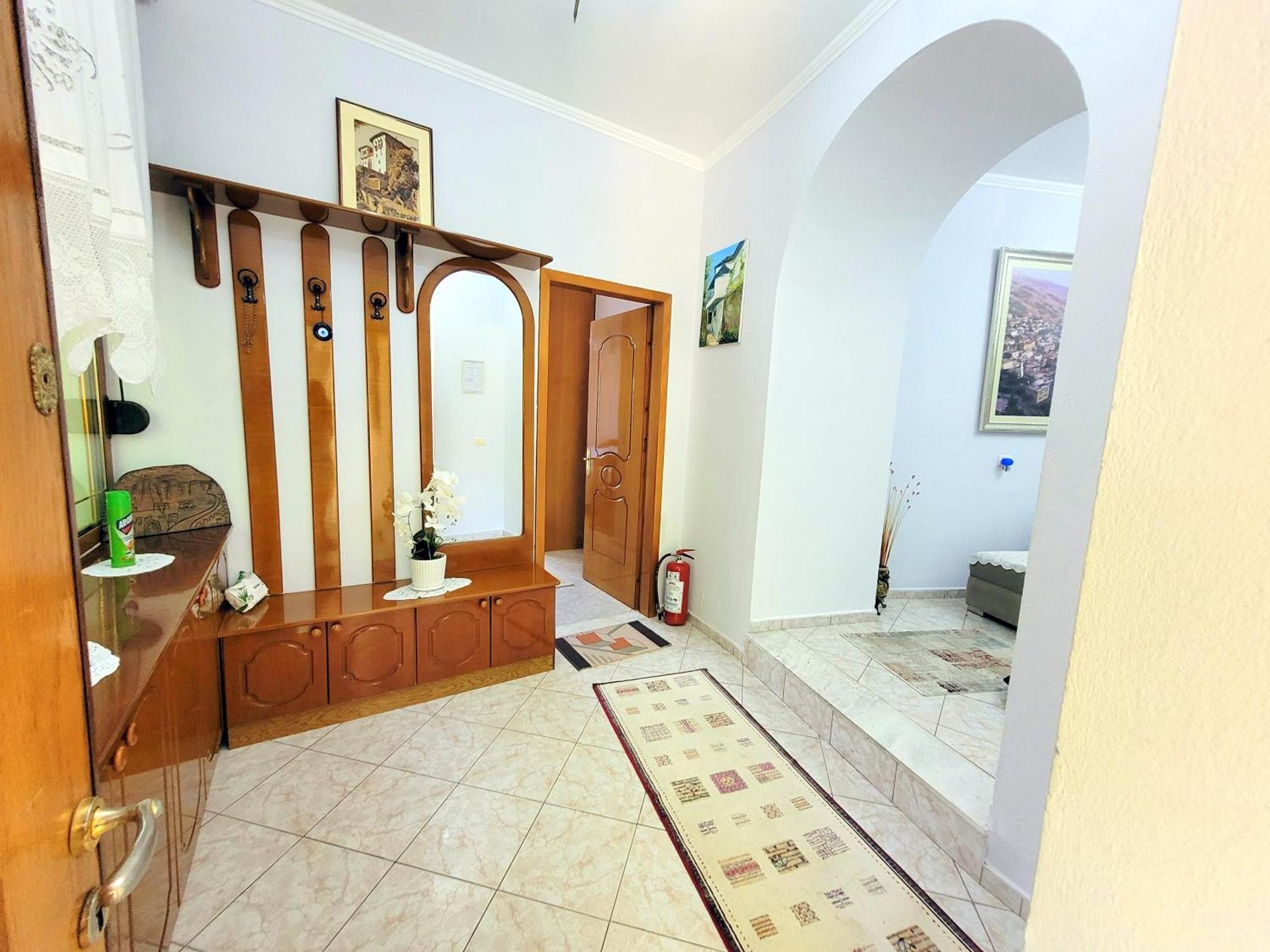 Marbi Guest House Gjirokaster Luaran gambar