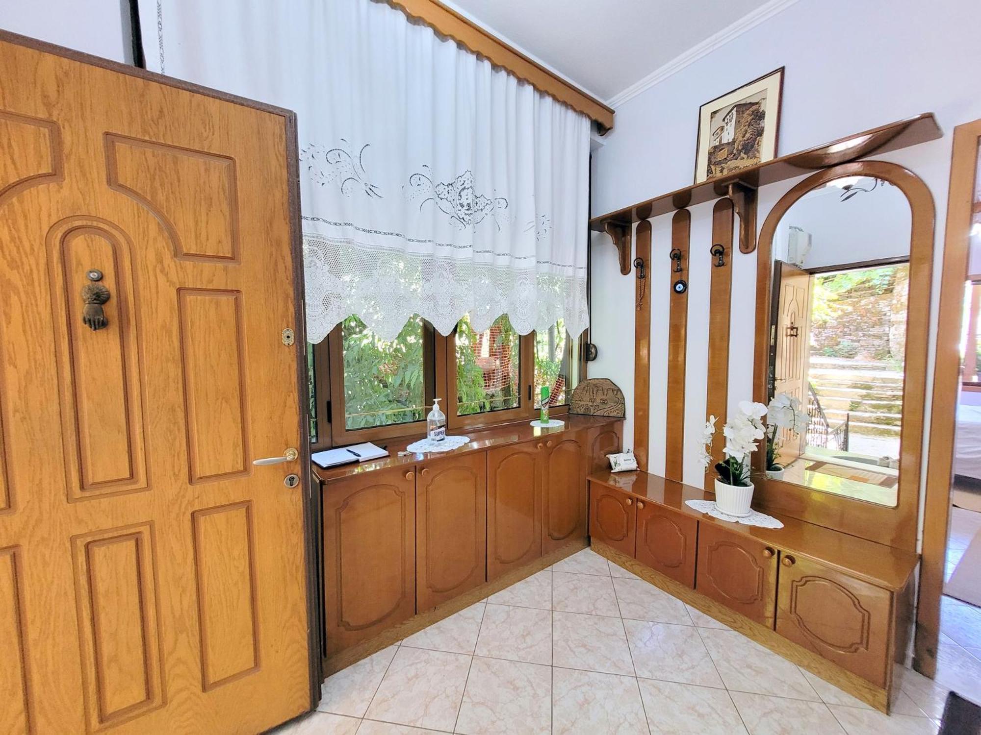 Marbi Guest House Gjirokaster Luaran gambar